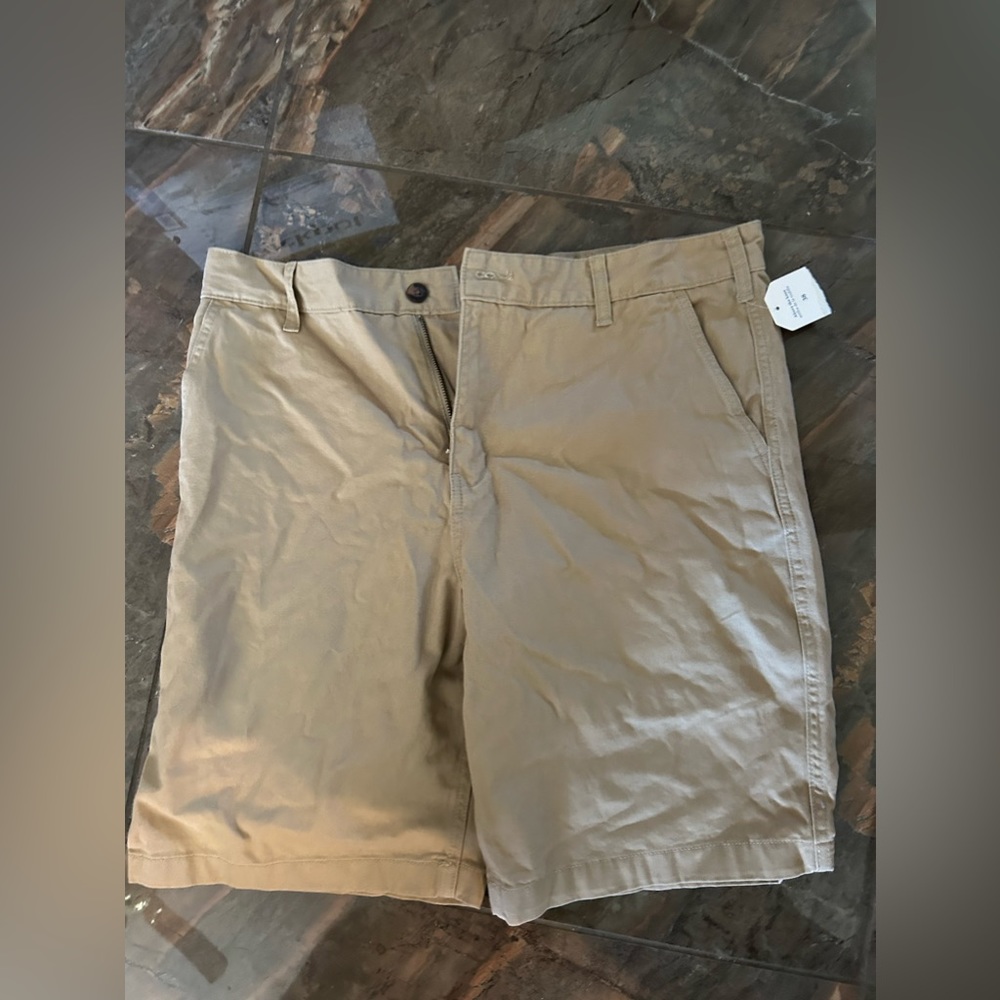 Tilly’s shorts men’s size 38 never worn with tags